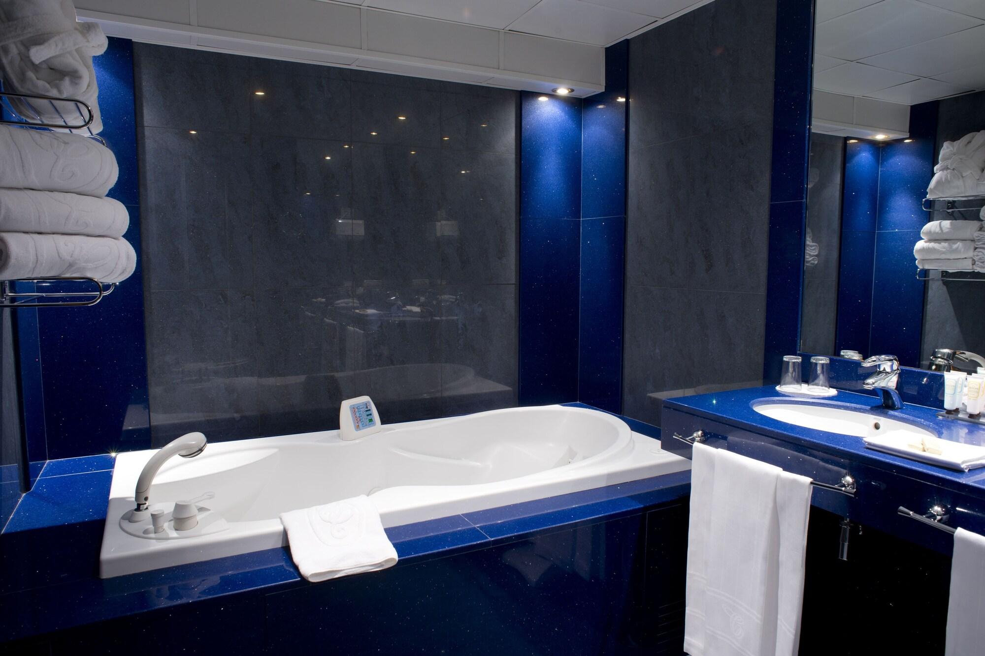 A Casa Canut Hotel Gastronomic Les Escaldes Ngoại thất bức ảnh Bathroom