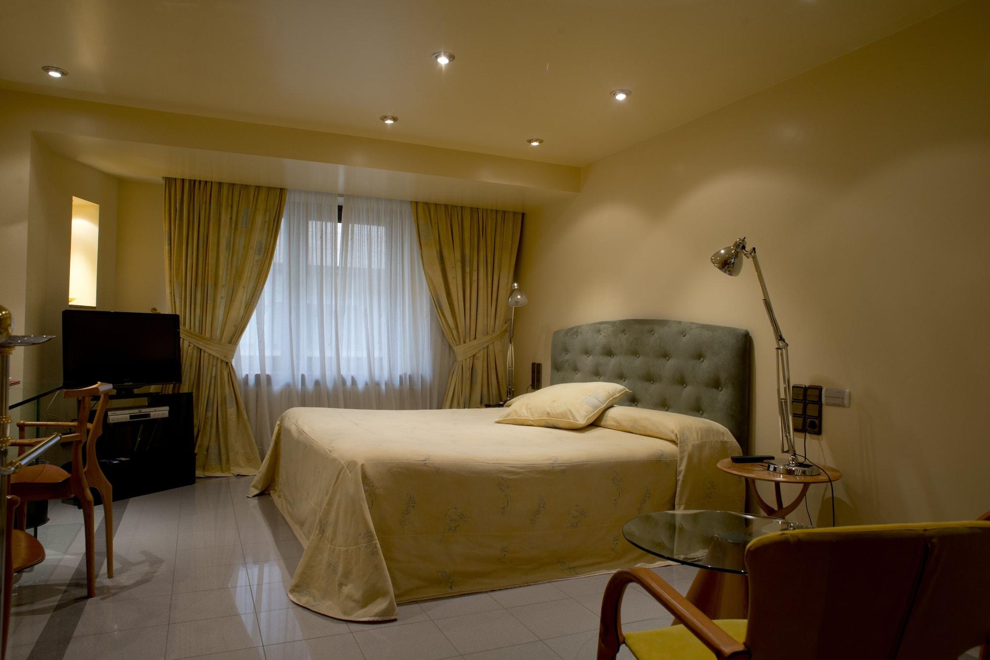A Casa Canut Hotel Gastronomic Les Escaldes Ngoại thất bức ảnh A bedroom