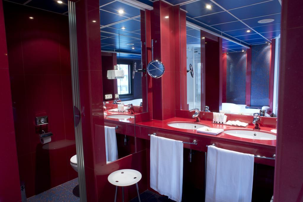 A Casa Canut Hotel Gastronomic Les Escaldes Ngoại thất bức ảnh Bathroom