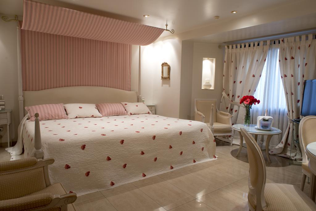 A Casa Canut Hotel Gastronomic Les Escaldes Ngoại thất bức ảnh A bedroom