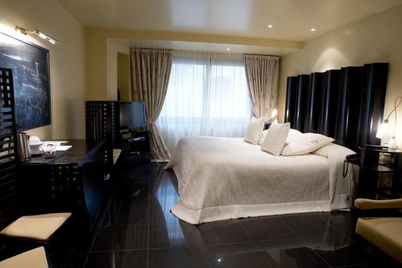 A Casa Canut Hotel Gastronomic Les Escaldes Ngoại thất bức ảnh A room at the Mandarin Oriental