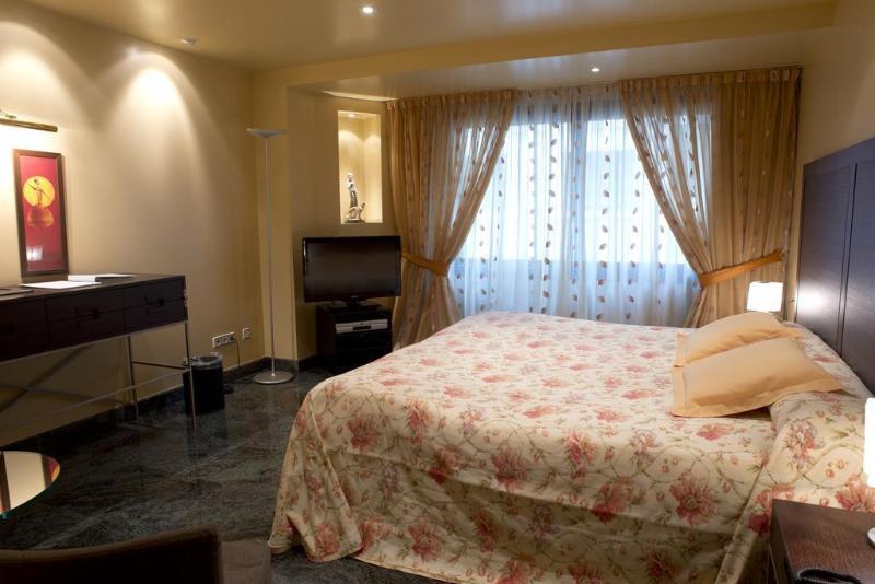 A Casa Canut Hotel Gastronomic Les Escaldes Ngoại thất bức ảnh A bedroom