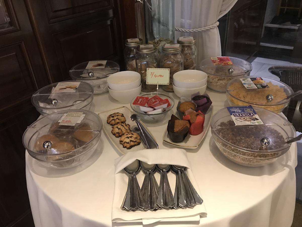 A Casa Canut Hotel Gastronomic Les Escaldes Ngoại thất bức ảnh A typical afternoon tea