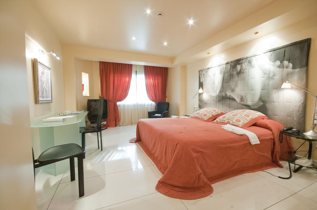 A Casa Canut Hotel Gastronomic Les Escaldes Ngoại thất bức ảnh A room at the hotel