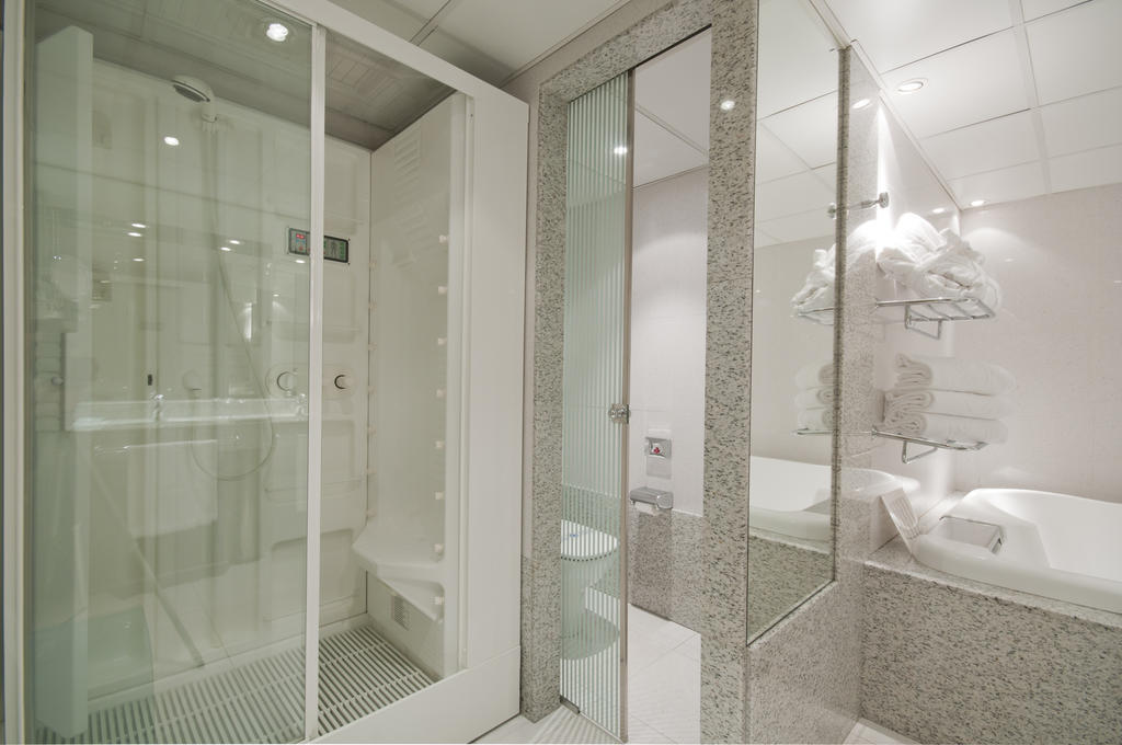A Casa Canut Hotel Gastronomic Les Escaldes Ngoại thất bức ảnh A shower cubicle