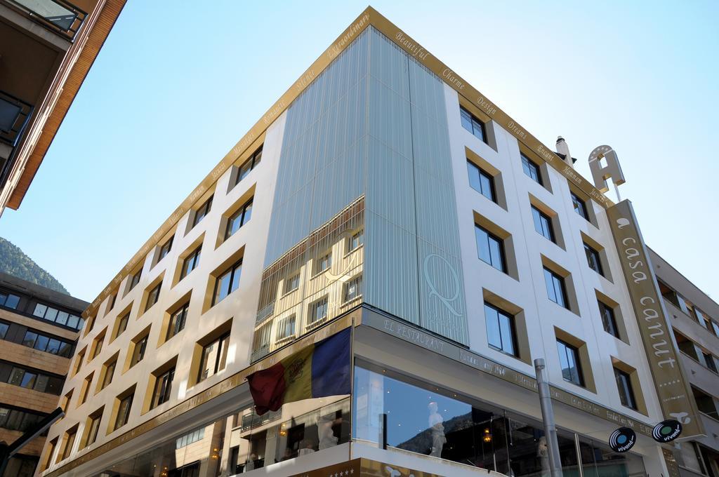 A Casa Canut Hotel Gastronomic Les Escaldes Ngoại thất bức ảnh The new building of the University of Novi Sad
