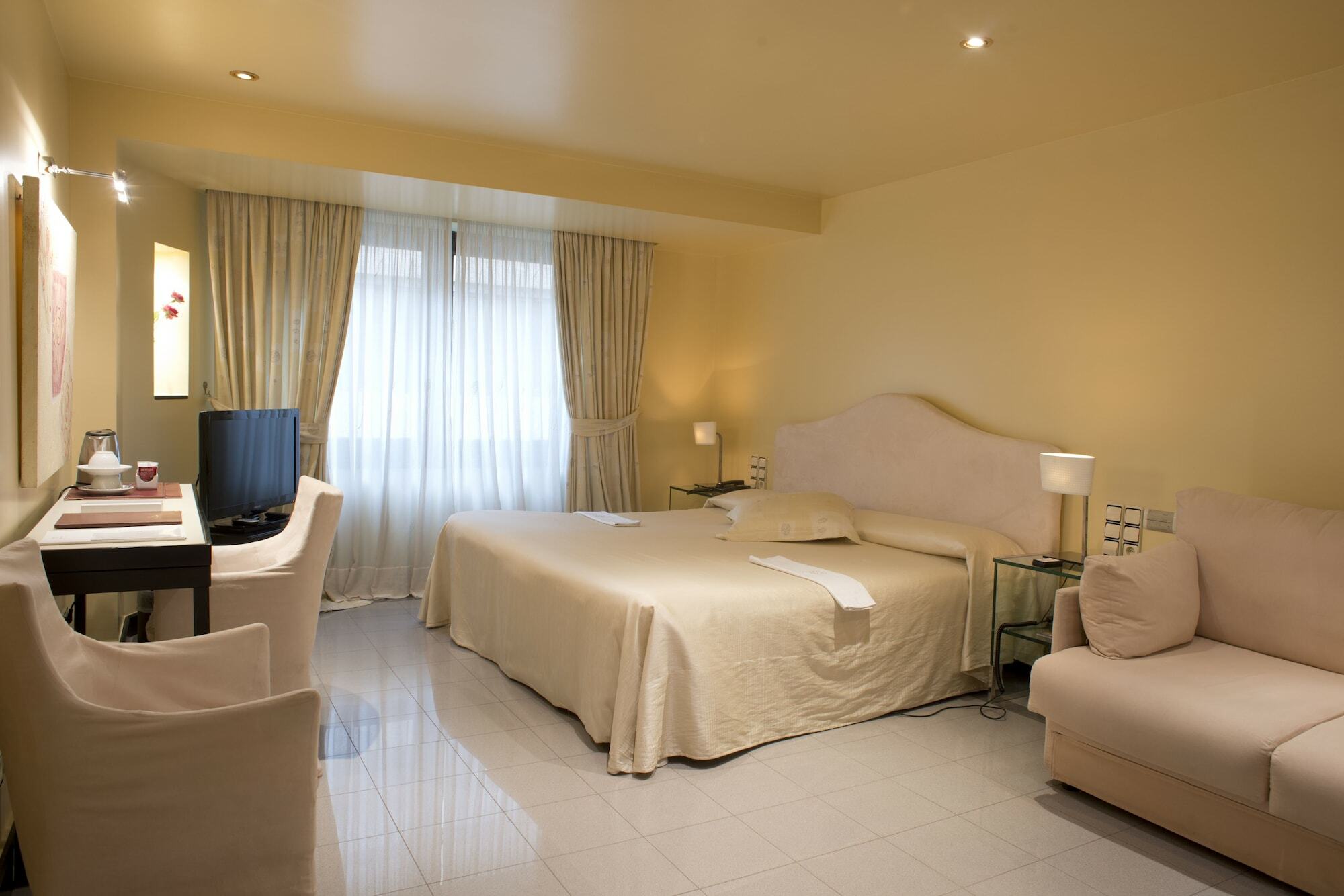 A Casa Canut Hotel Gastronomic Les Escaldes Ngoại thất bức ảnh A room at the hotel
